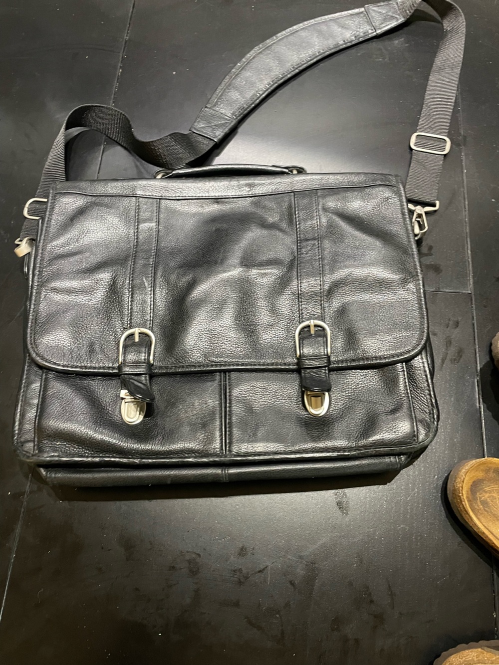 Vintage Wilson Leather Black Leather Laptop Messenger Bag computer 17x13x3.5